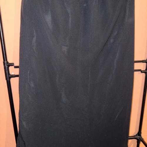 Black skirt with elastic waistband like new