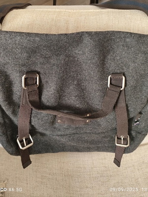 Tommy Hilfiger wool crossbody bag like new, grey with suede details