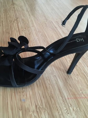 Kurt Geiger black sandals like new, size 37