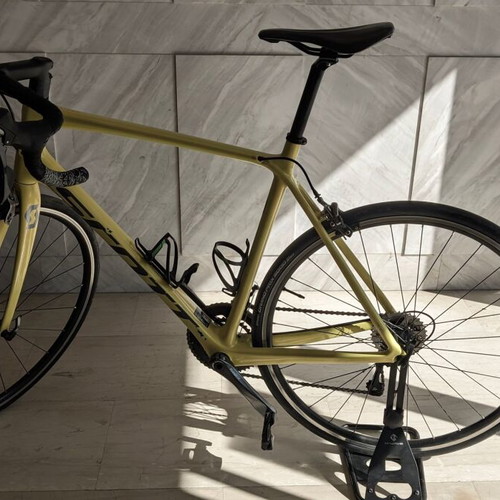 Ποδήλατο Δρόμου Scott Addict 30 Full Carbon σαν καινούργιο με 20 ταχύτητες