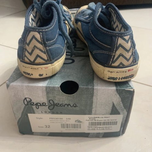 Pepe Jeans shoes used, blue color with laces size 32