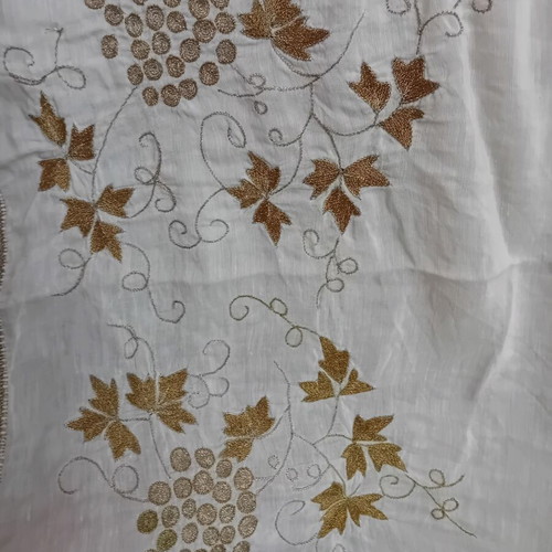 Handmade tzevres table linen