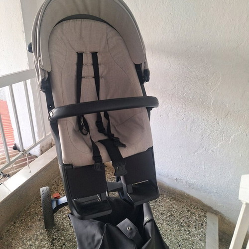 Stokke Xplory V6 stroller light gray like new
