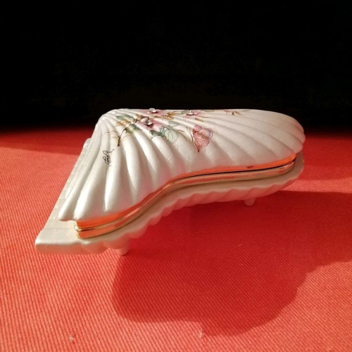 Porcelain jewelry box vintage like new, Italian piano shape