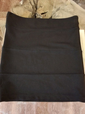 Skirt short elastic like new, black, size S