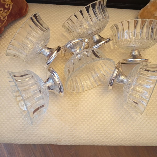 Vintage set of 6 dessert bowls like new, glass with silver base