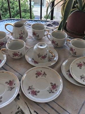 Tea cup set with pink roses and gold trim, brand new