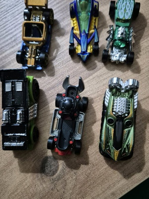 Hot Wheels Σετ 6 Αυτοκινητάκια Σαν Καινούργιο (Fantasy & Rescue Series)