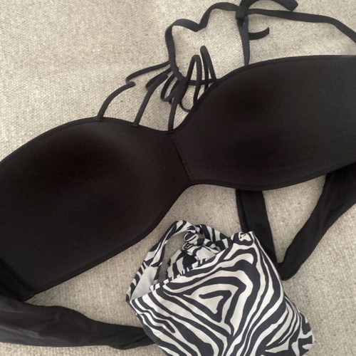 Calzedonia swimwear set of 3, like new, sizes S/M, black and white