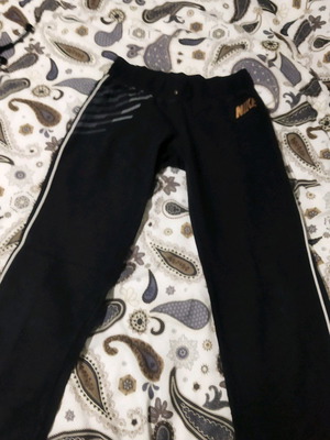 Nike φόρμα γυναικεία medium μεταχειρισμένη, μαύρη