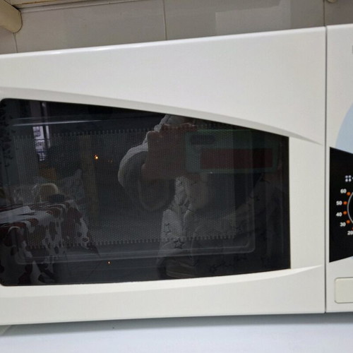 Panasonic microwave oven 20 liters 1200W like new