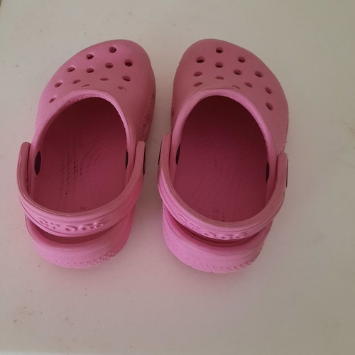 Crocs clogs pink for girls size 6 used
