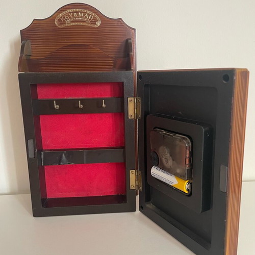 Collectible wall clock like new with key holder and mail organizer