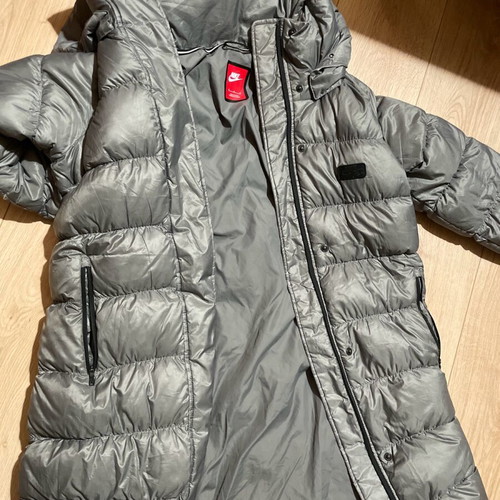 Nike parka puffer used, excellent condition, size M