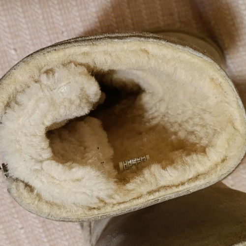 UGG Australia S/N 5734 Roseberry women's boots with leather and fur