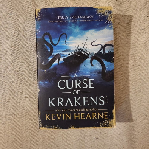 A Curse of Krakens by Kevin Hearne new, English edition