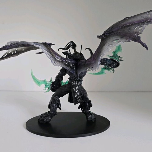 WOW Illidan Stormrage figure 22cm new with box