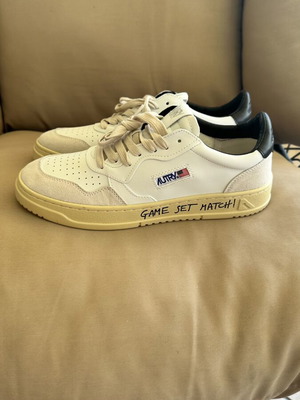 Autry men's sneakers brand new, size 44, white and blue