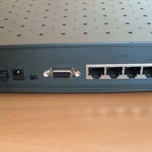Zyxel Prestige 652H-33 router used