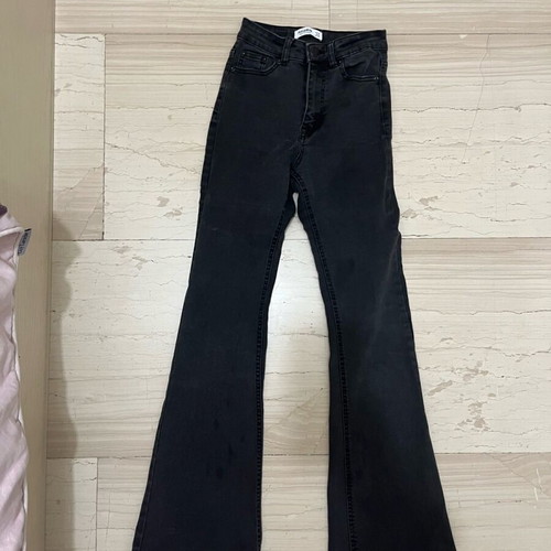 Pull & Bear black flared jeans like new