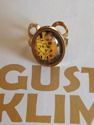 Gustav Klimt The Kiss adjustable stainless steel ring gold tone