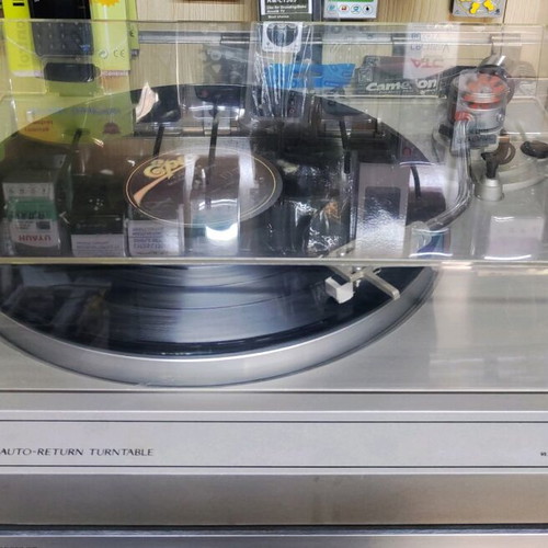 JVC L-A11 turntable used, semi-automatic, fully functional