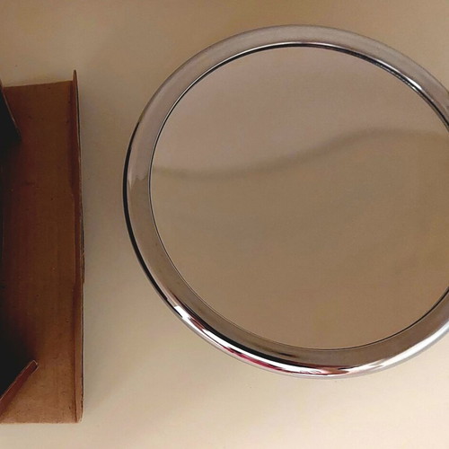 Makeup magnifying mirror x5 with suction cup like new