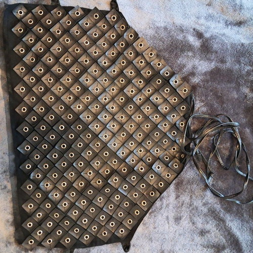 BSB leather top like new, backless with adjustable cords