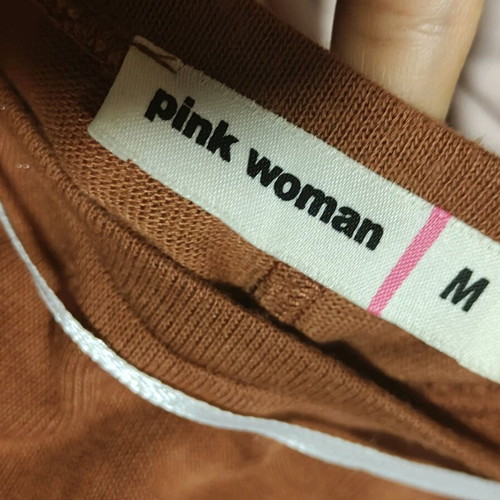 Pink Woman thin camel sweater like new