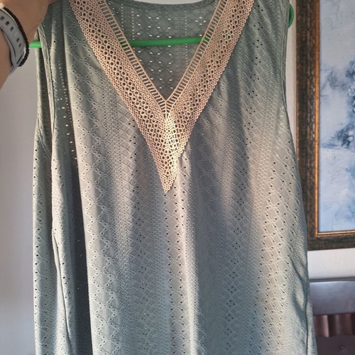 T-shirt used, olive green, comfortable