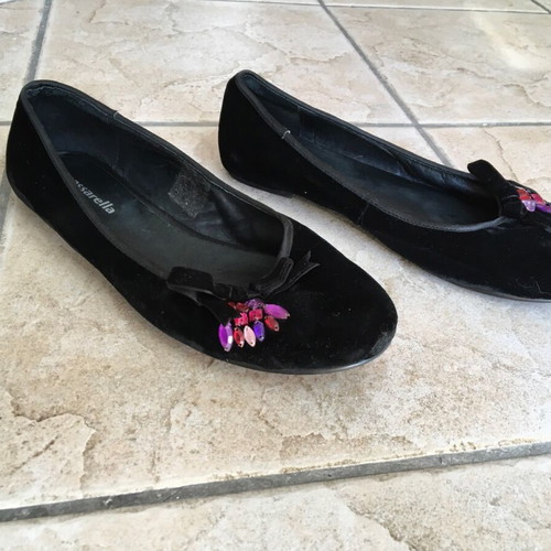 Velvet ballerinas like new, black, size 38