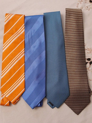 Ties like new, pack of 12 in various colors