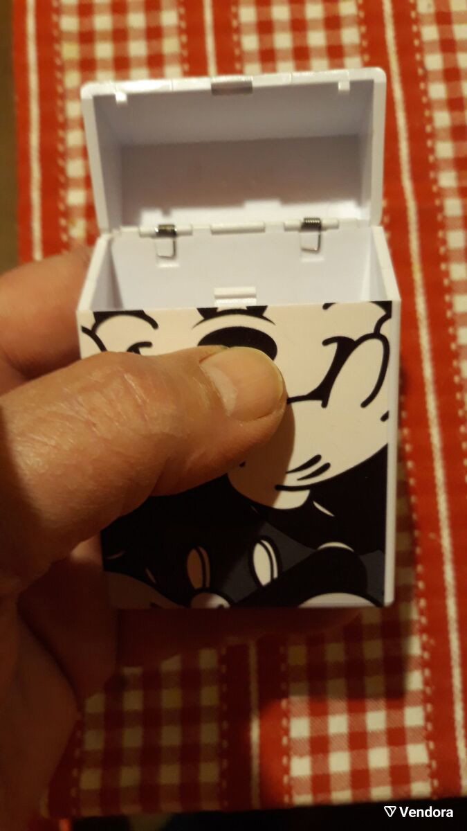 Mickey Mouse cigarette case new,… - € 10,00