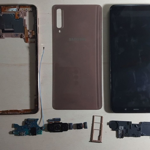 Samsung Galaxy A7 2018 used fully functional spare parts