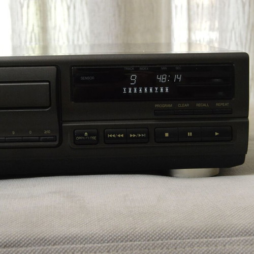 Technics SL-PG590 CD player like new with remote and optical output