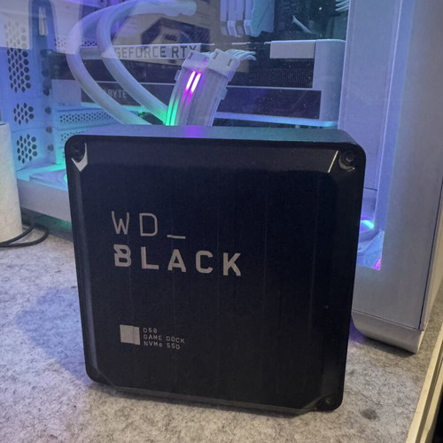 WD_Black D50 Game Dock NVMe SSD 1TB like new with Thunderbolt 3