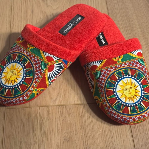 Dolce & Gabbana Carretto slippers like new, red and multicolor, size 38