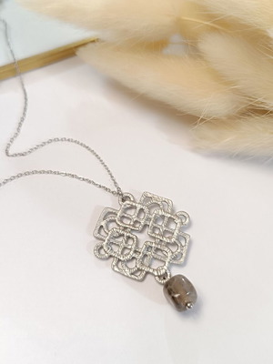 Κολιέ με φιλιγκρί στοιχείο και κύβο αχάτη χειροποίητο, ατσάλι