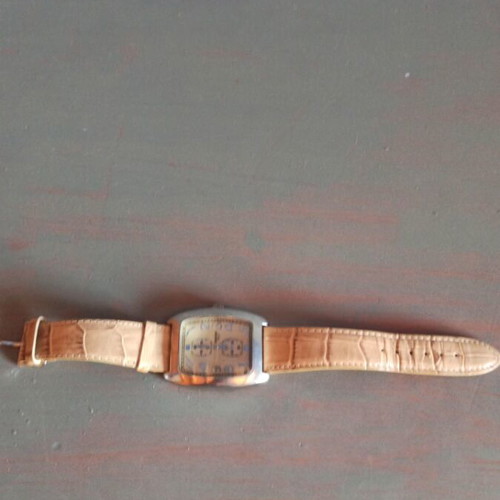 Trendy Kiss women's wristwatch beige like new