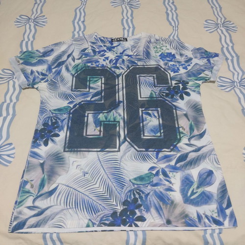 Men's t shirt mako size large like new, multicolor