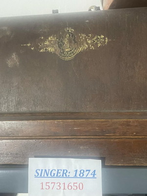 Singer sewing machine used, 151 years old, excellent condition