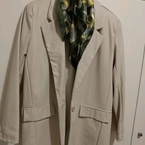 Women's leatherette jacket size Large like new, cream color