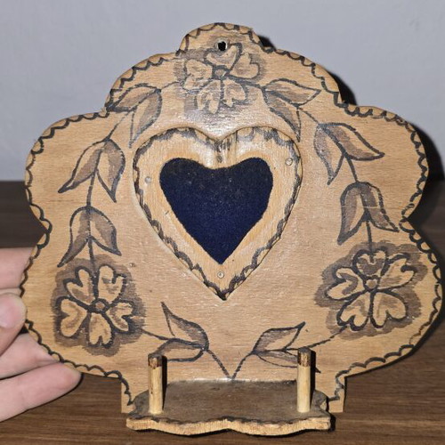 Vintage wall-mounted pyrography case for knitting needles and pins like new