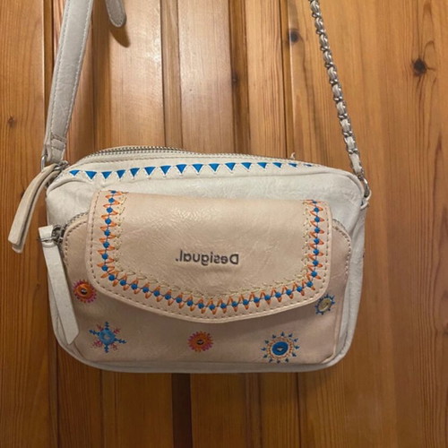 Desigual crossbody bag like new with embroidery beige