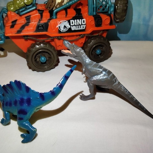 Dino Valley Jeep Chap Mei with Skinny Bones figure and 4 dinosaur figures