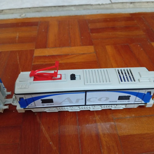 Pequetren Arco Model 525 train set with 2 engines and 3 passenger cars
