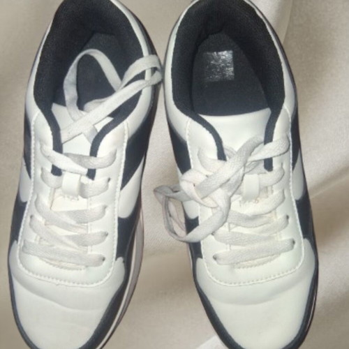 Shoes with wheels, size 36