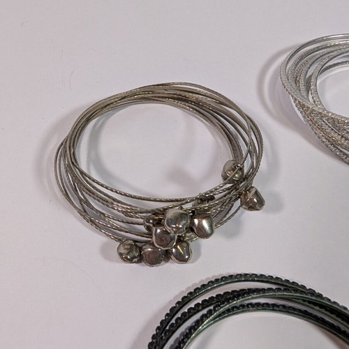 Set of 4 bracelets used