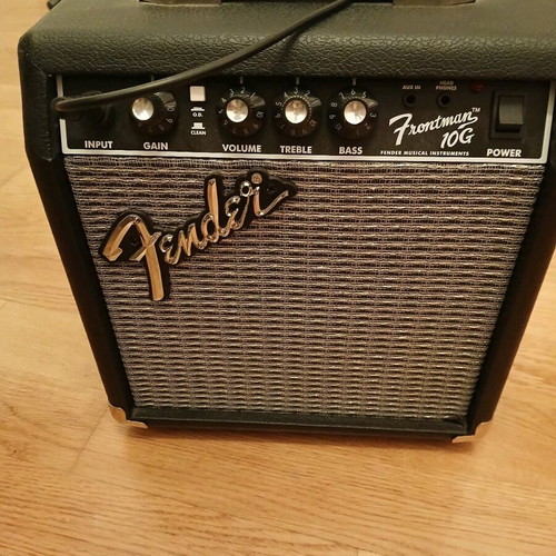 Fender guitar amplifier like new