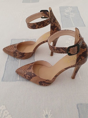 Γόβες Esthissis καινούργιες, μπεζ animal print, συνθετικό δέρμα